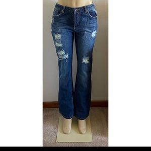 DISTRESSED JEANS